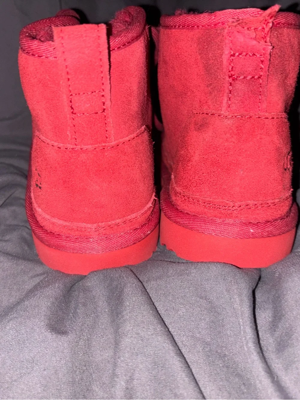 UGG Neumel chukka boots in samba red size 3